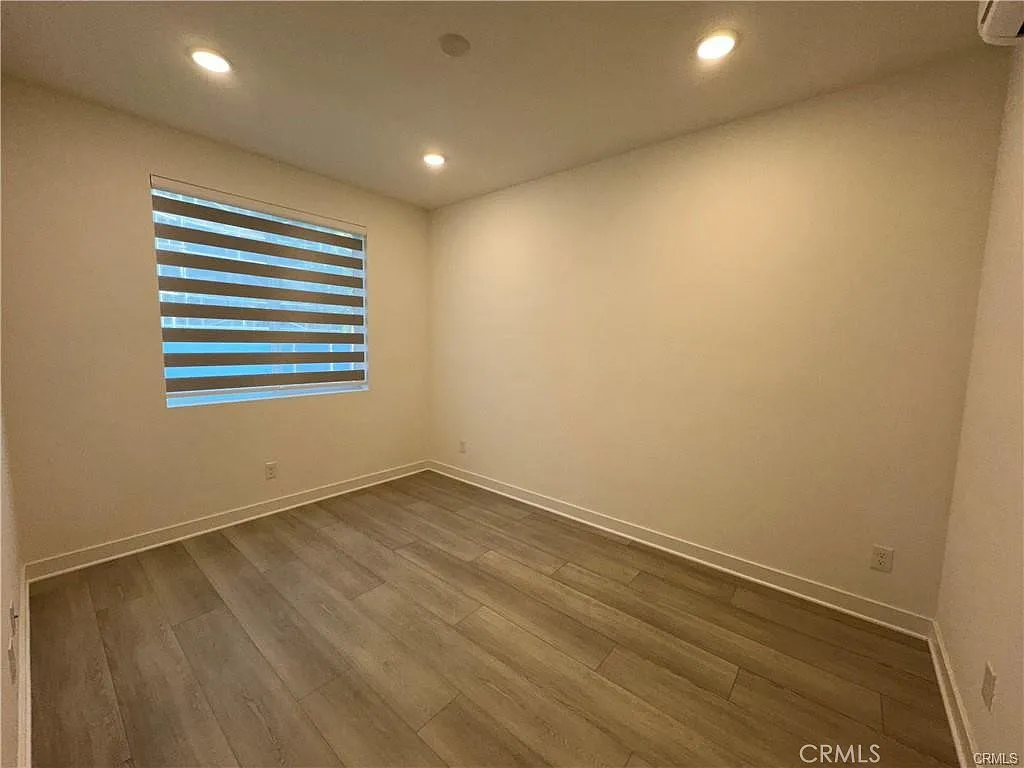 4 bed, 3.5 bath, 1802 sqft, $4,200 — Photo 2