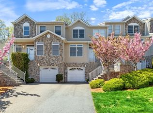 28 Pinfold Ct, Morris Plains, NJ 07950