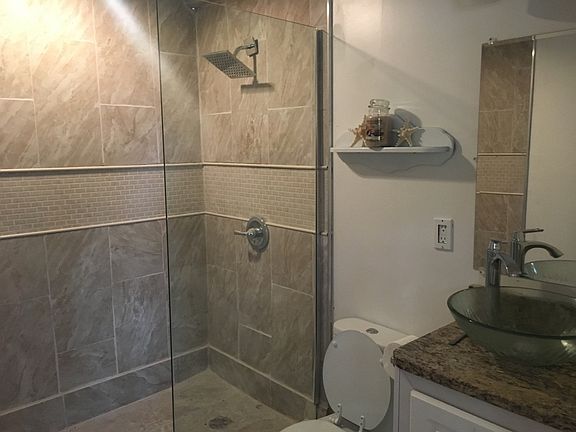 DOWN STAIRS BATH ROOM