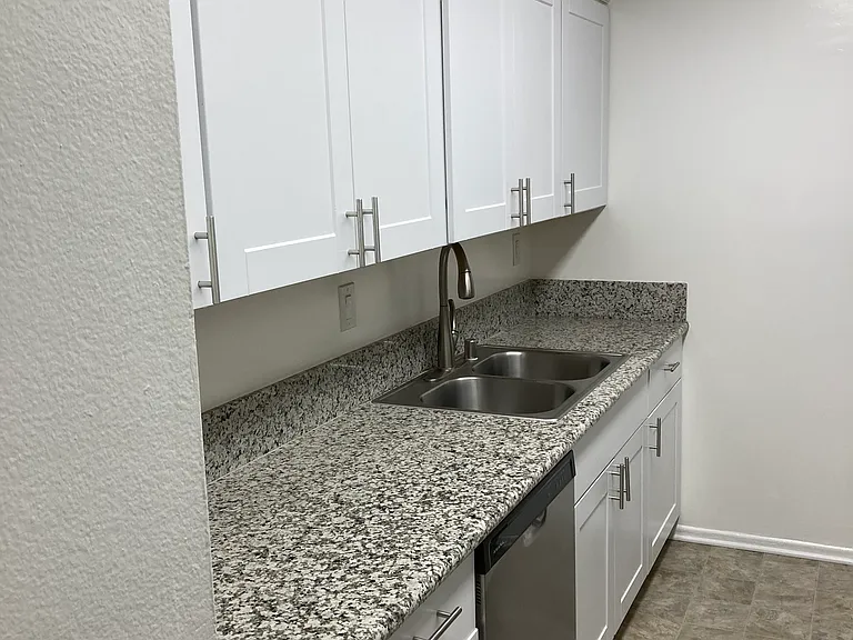 808 Fourth Street — Photo 31