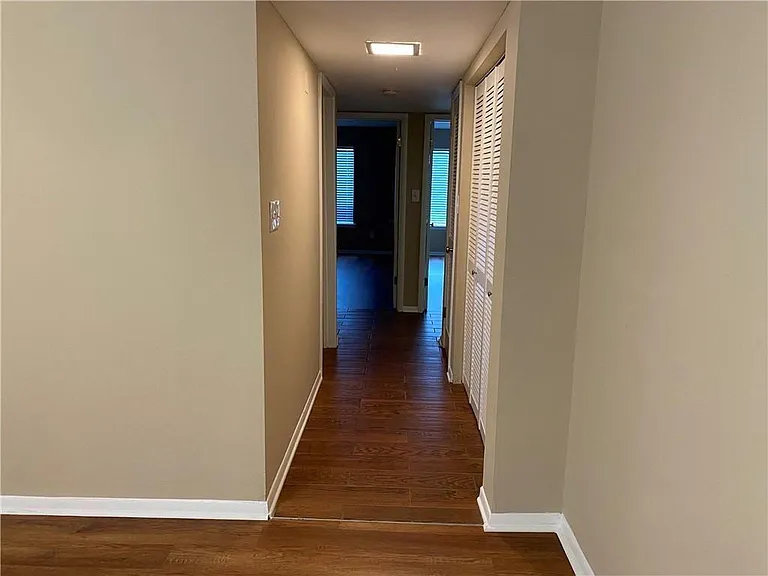 2207 Surrey Ct SE — Photo 10