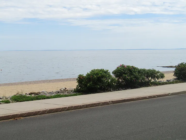 48 Beach Ave — Photo 18