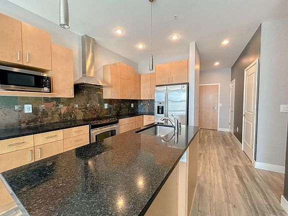 3rd image of 2958 N Syracuse St Unit 102