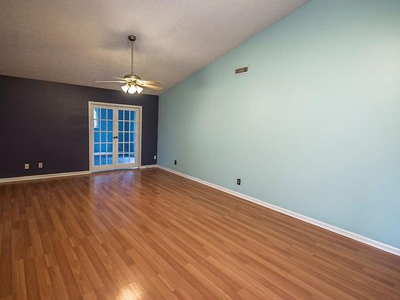 3rd image of 5553 Glen Canyon Dr
