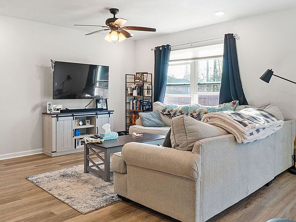 3rd image of 9671 Angel Oak Dr