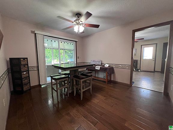4th image of 4005 Lincoln Way