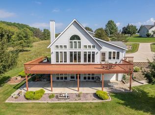 E2379 Windmill Ct, La Valle, WI 53941