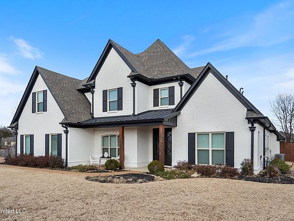 3rd image of 3856 Daffodil Dr