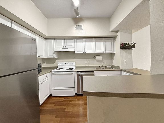 4th image of 402 S Armenia Ave Unit 134