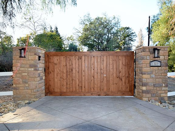 3rd image of 192 Ramona Pl