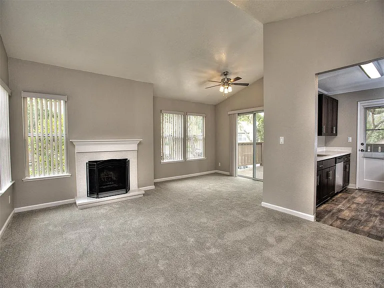 Seventeen Mile Drive Village Apartment Homes — Photo 14
