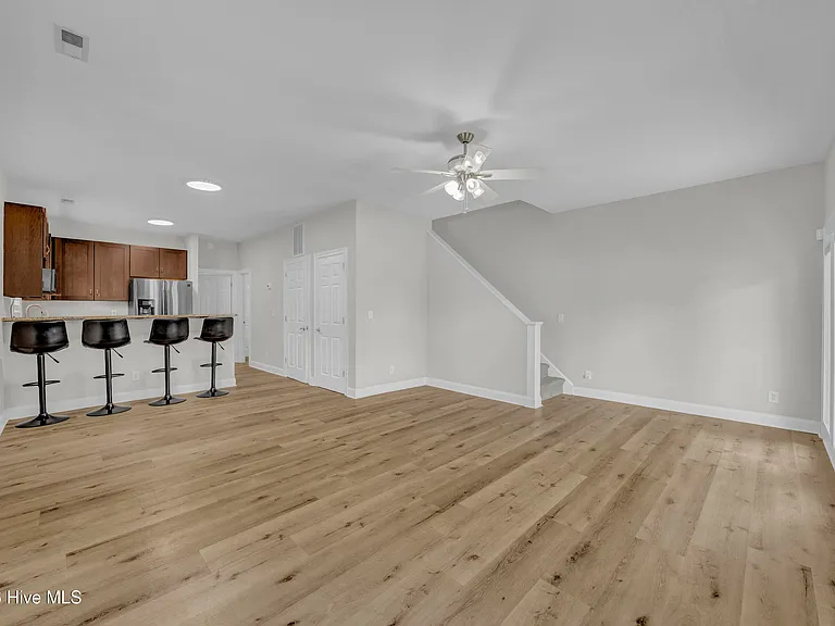 3234 Belmont Cir — Photo 5