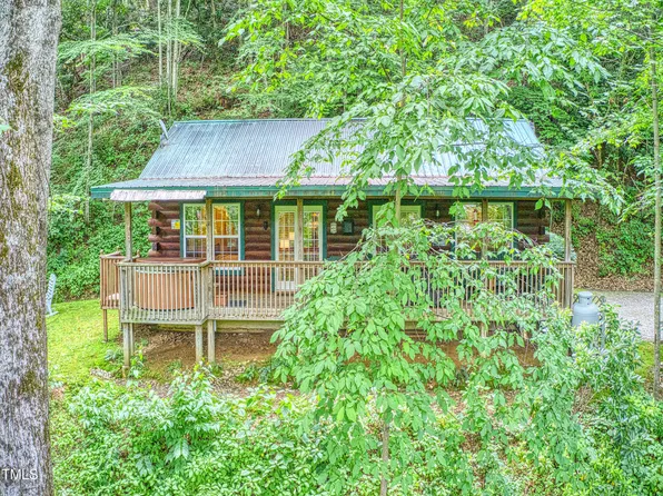 148 Clover Leaf Dr, Maggie Valley, NC 28751