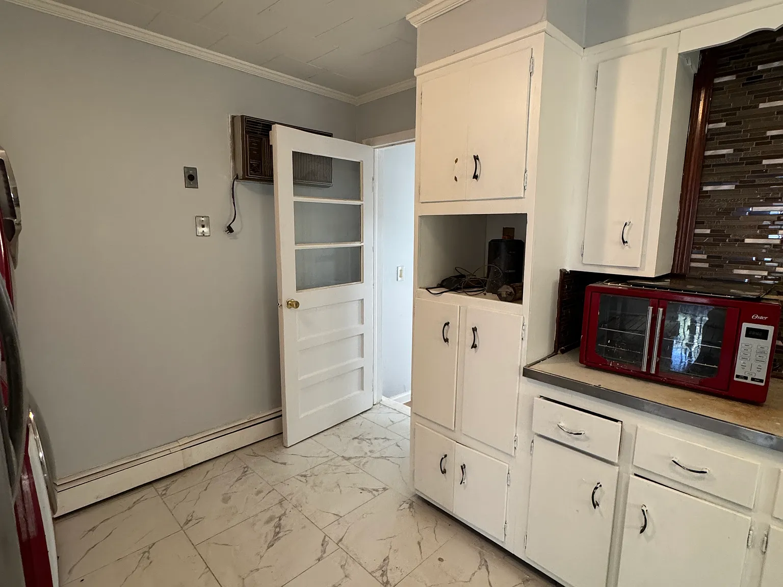 4 bed, $3,200 — Photo 2