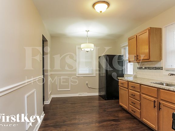 5th image of 21939 Millard Ave
