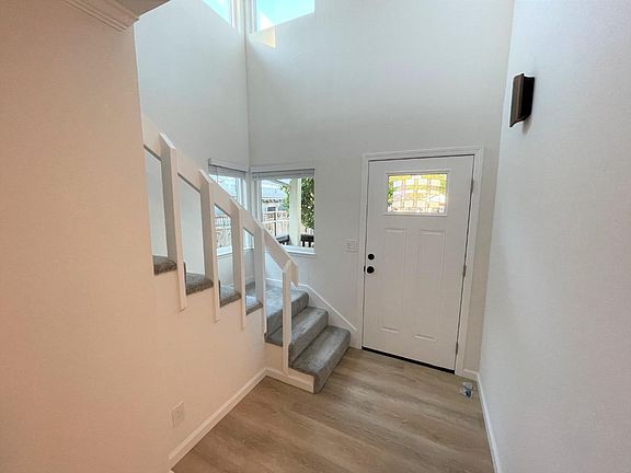 2nd image of 624 Oak Dr