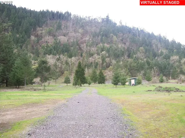 645 Shively Creek Rd, Canyonville, OR 97417