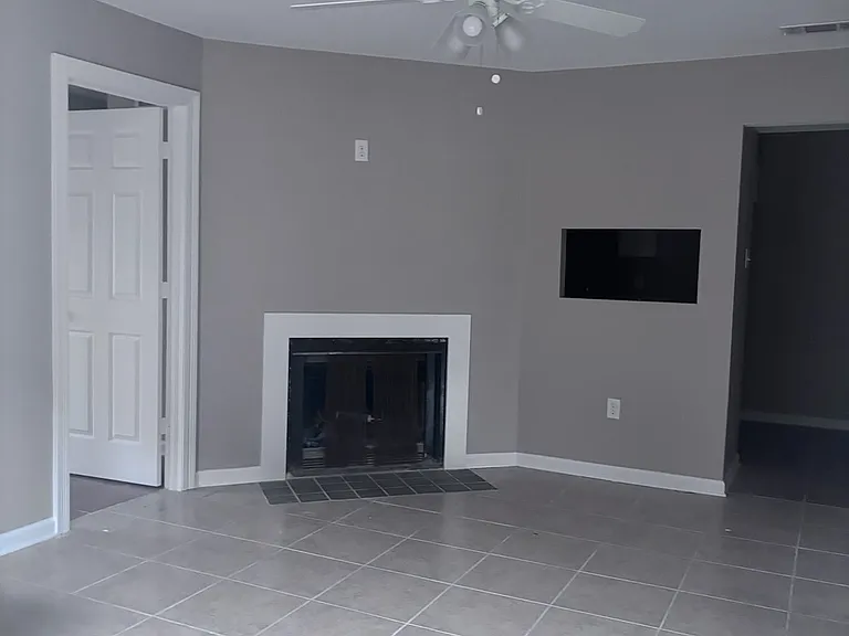 944 Hammond Manor Dr — Photo 3