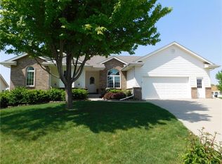 5890 Martin Dr, Pleasant Hill, IA 50327