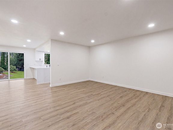 5th image of 14210 97th Avenue NW