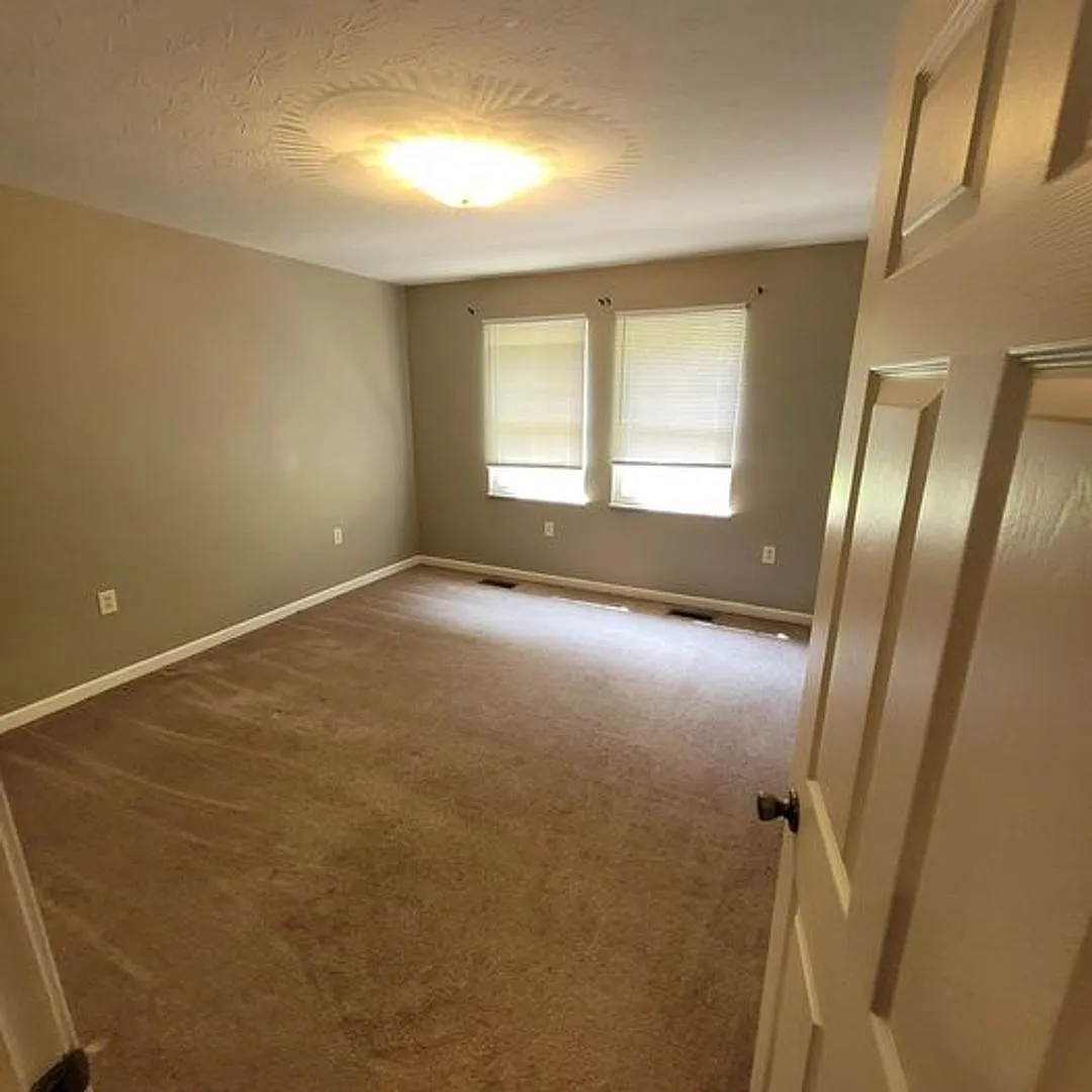 Chelyan Apartments — Photo 2