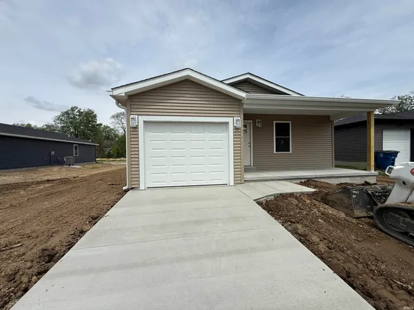 511 College Ave, Mitchell, IN 47446