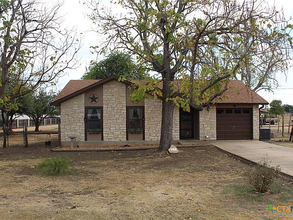 2nd image of 211 Rabbit Hollow Ln