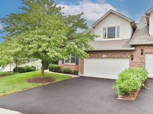 768 W Saint Johns Pl, Addison, IL 60101