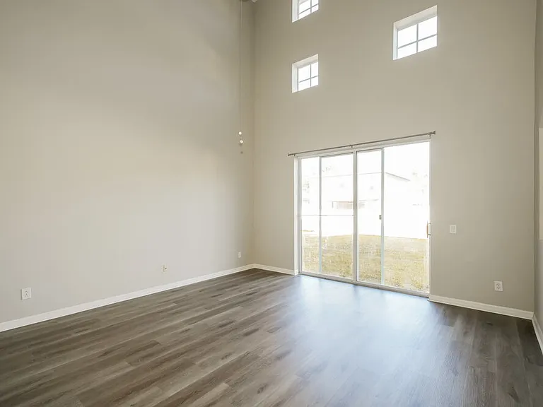 4413 Huddlestone Dr — Photo 4