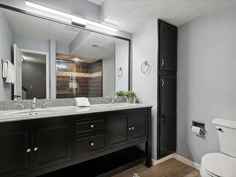 370 Bellpointe Cmns — Photo 11