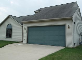 305 Canyon Dr, Auburn, IN