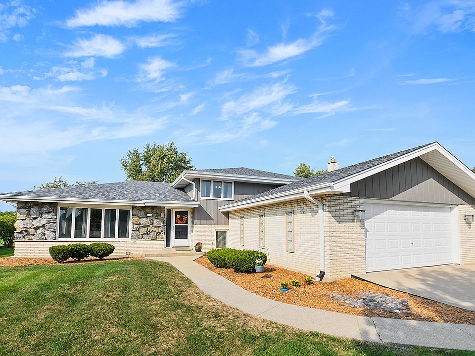 1st image of 7538 W Hemlock Dr