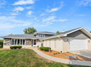 7538 W Hemlock Dr, Orland Park, IL