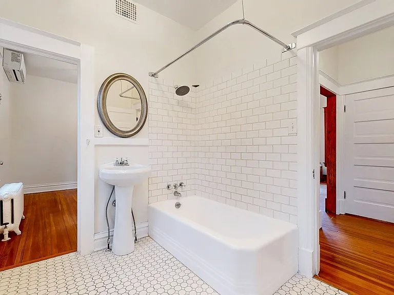 685 S Grant St — Photo 24