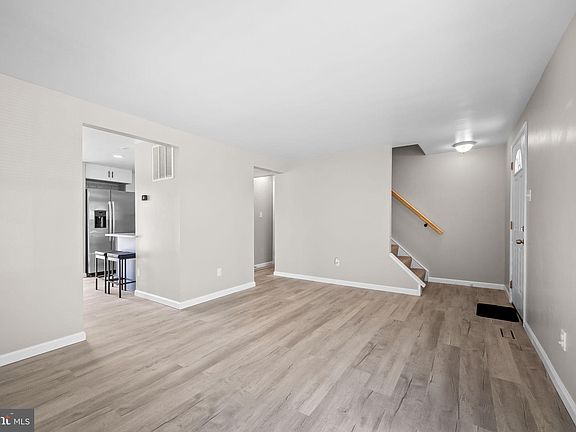 3rd image of 4406 Hallfield Manor Dr
