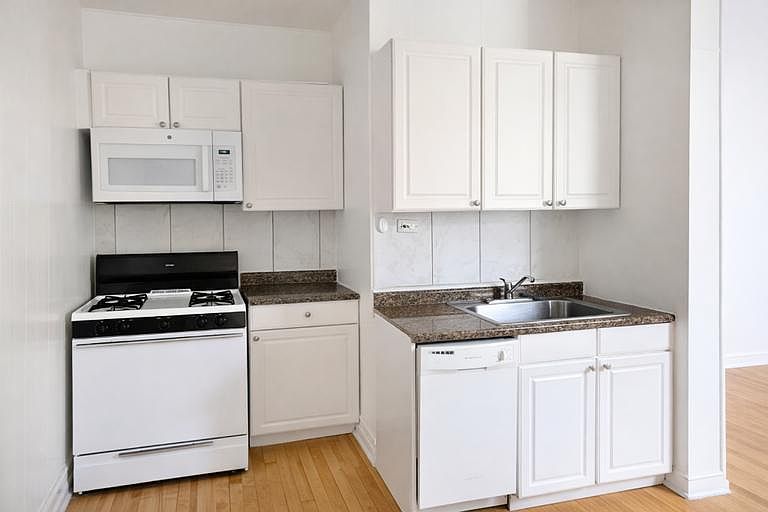 1st image of 4407-13 N Kenneth Ave #4409-1A