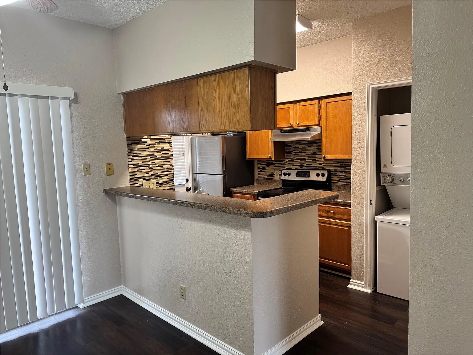 2 bed, 2.5 bath, 1220 sqft, $1,650 — Photo 3