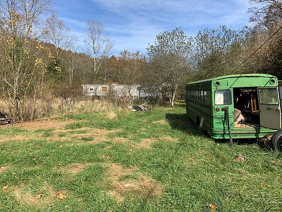 4th image of 270 Dickensonville Dr