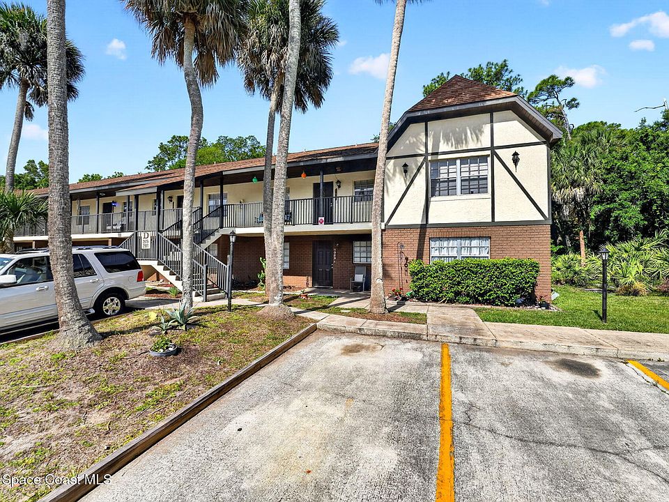 1st image of 2978 Sir Hamilton Cir #7