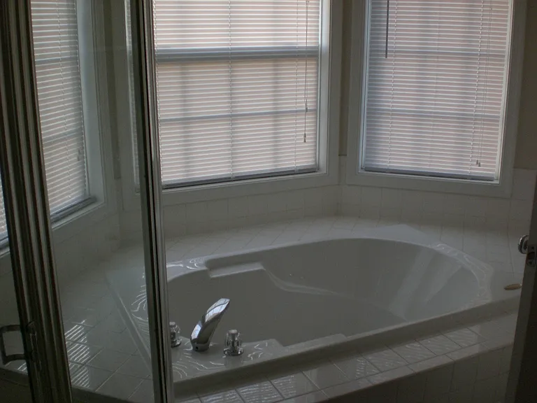 607 N Illinois St — Photo 18