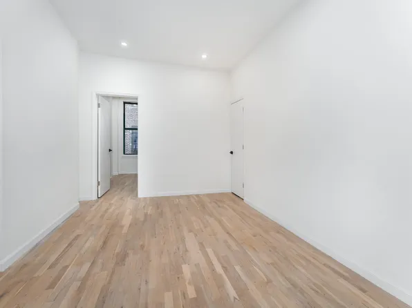 135 West 24th Street image 4 of 17