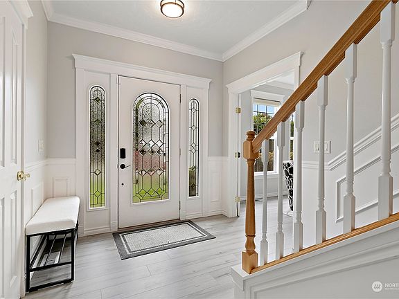 3rd image of 2516 Cedar Park Loop SE