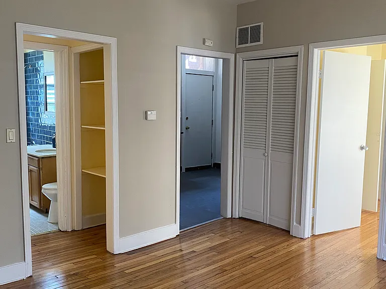 4922 N Kedzie Ave #2W — Photo 6