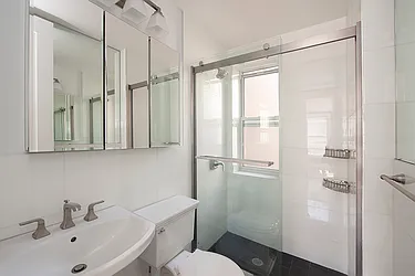 Rented by R New York