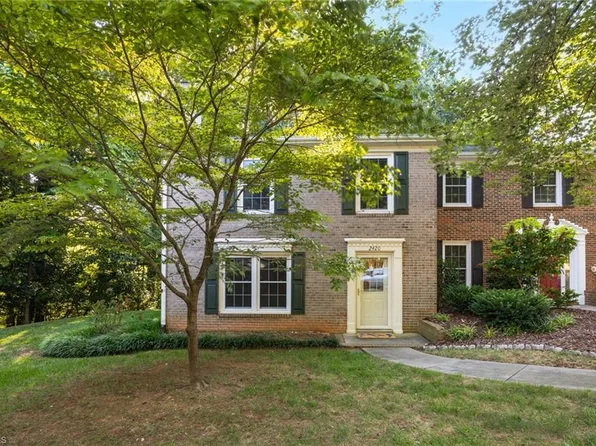 2420 Cottage Pl, Greensboro, NC 27455