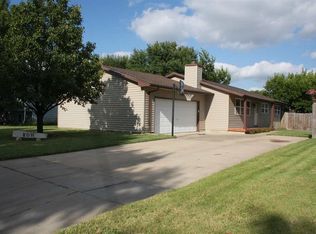 3320 S Knight Ave, Wichita, KS 67217