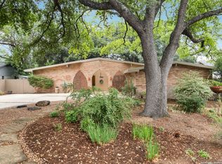 124 Travertine Ln, Castle Hills, TX 78213