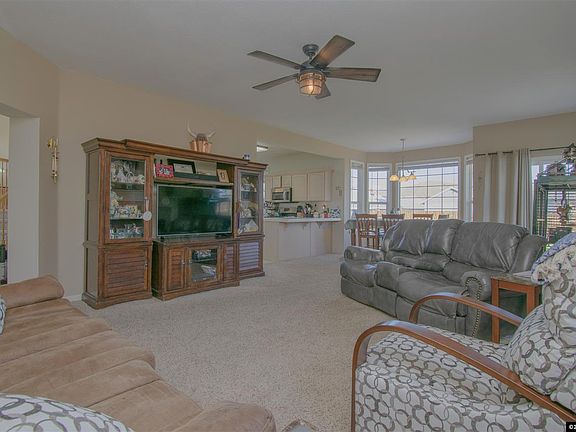 3rd image of 3531 Ashford Dr