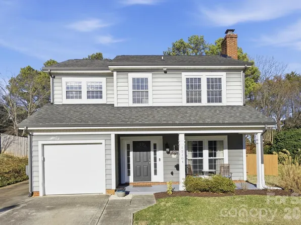 12104 Woodside Falls Rd, Pineville, NC 28134