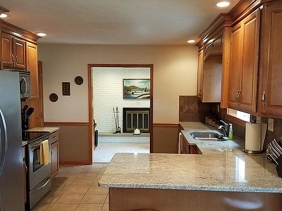 2nd image of 272 Siesta Dr